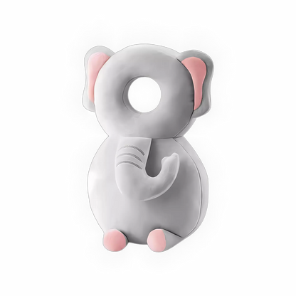 Bebê brincando com segurança enquanto usa a mochila protetora.